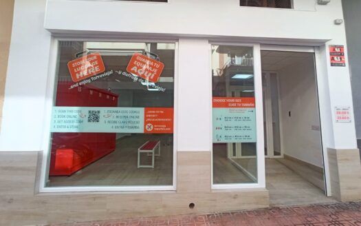 Consigna de equipajes en calle Almudena, 33 – Torrevieja (Alicante) [TRASPASO Venta con inmueble] – 50m2